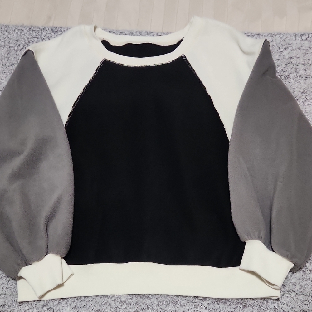 Trendy Raglan Sleeve Sweatshirt